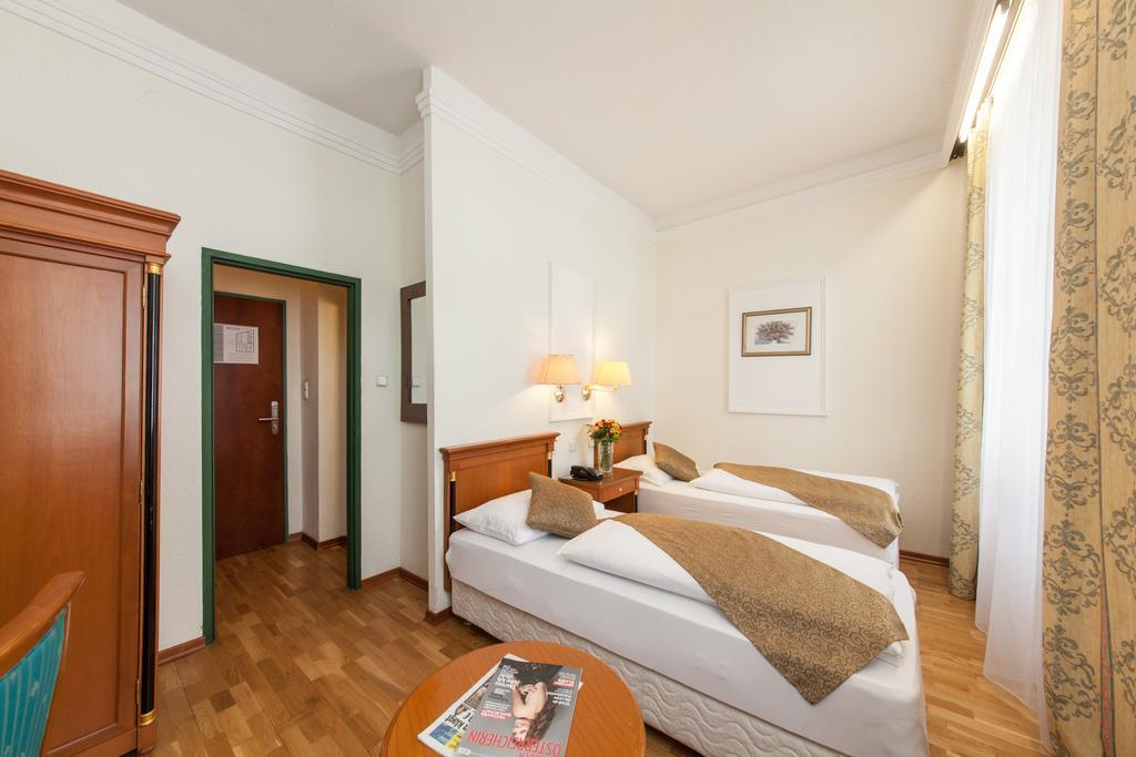 Novum Hotel Cristall Wien Messe Экстерьер фото