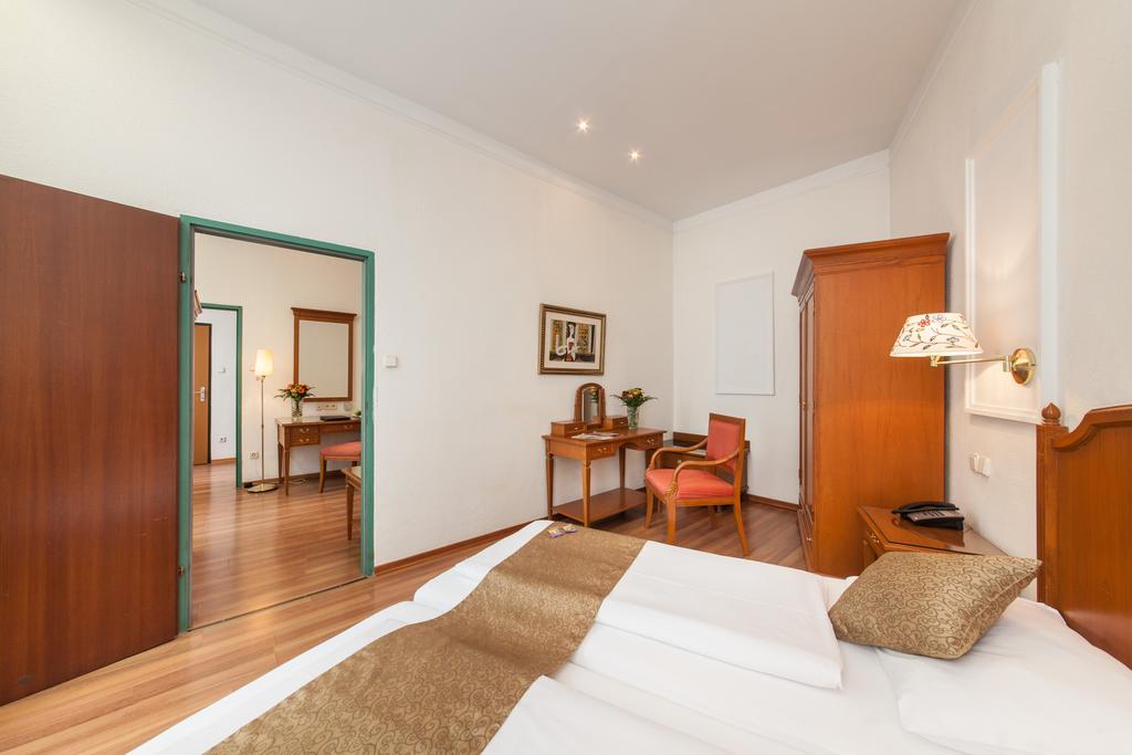 Novum Hotel Cristall Wien Messe Экстерьер фото