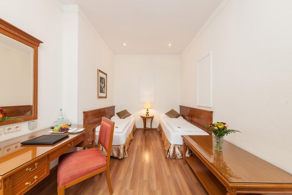 Novum Hotel Cristall Wien Messe Экстерьер фото