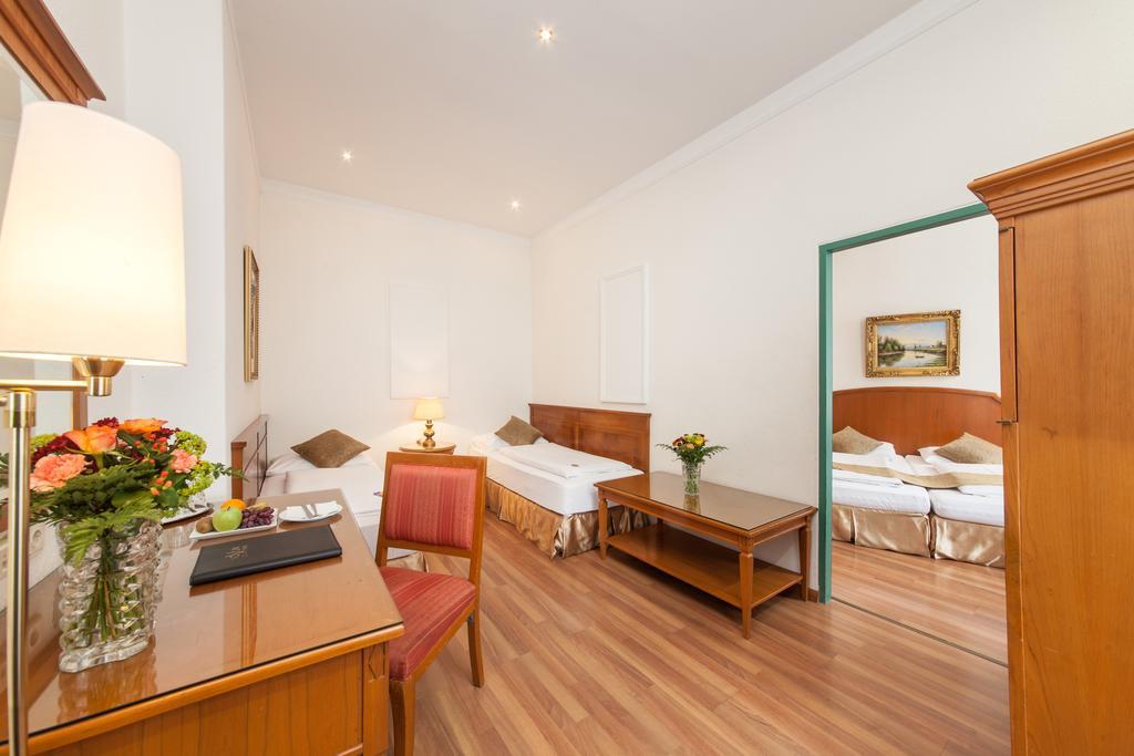 Novum Hotel Cristall Wien Messe Экстерьер фото