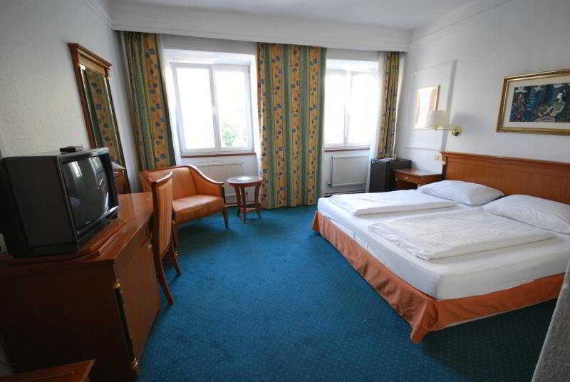 Novum Hotel Cristall Wien Messe Экстерьер фото
