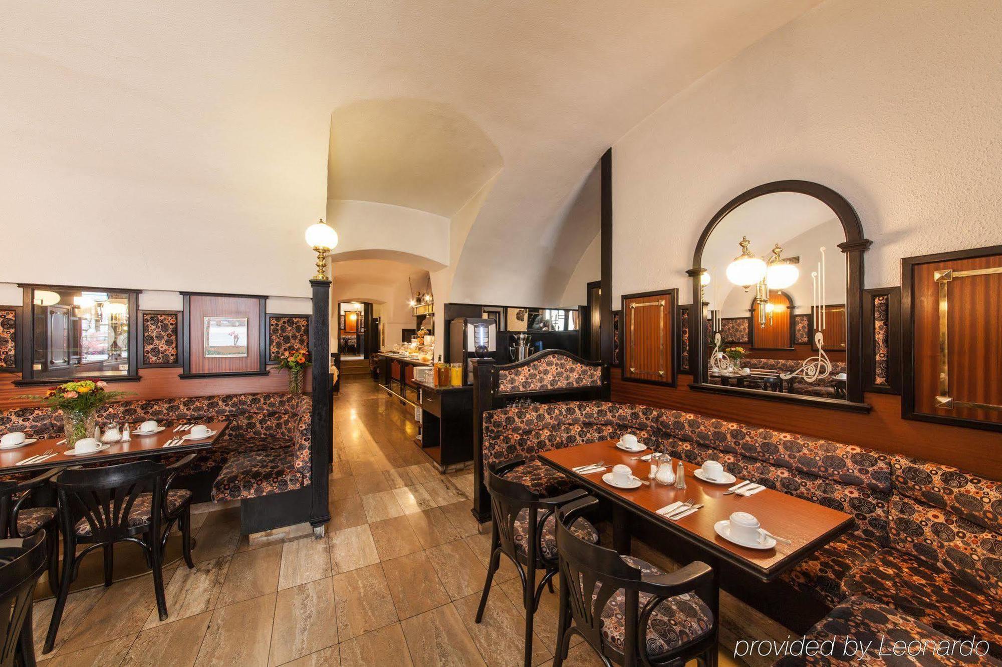 Novum Hotel Cristall Wien Messe Экстерьер фото