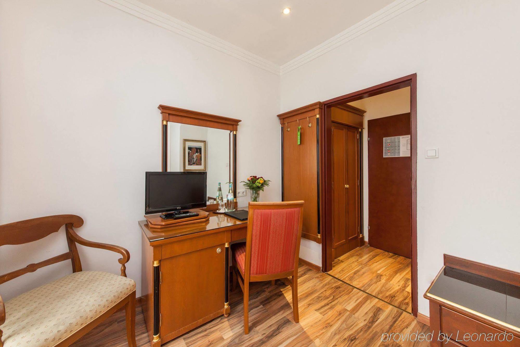 Novum Hotel Cristall Wien Messe Экстерьер фото