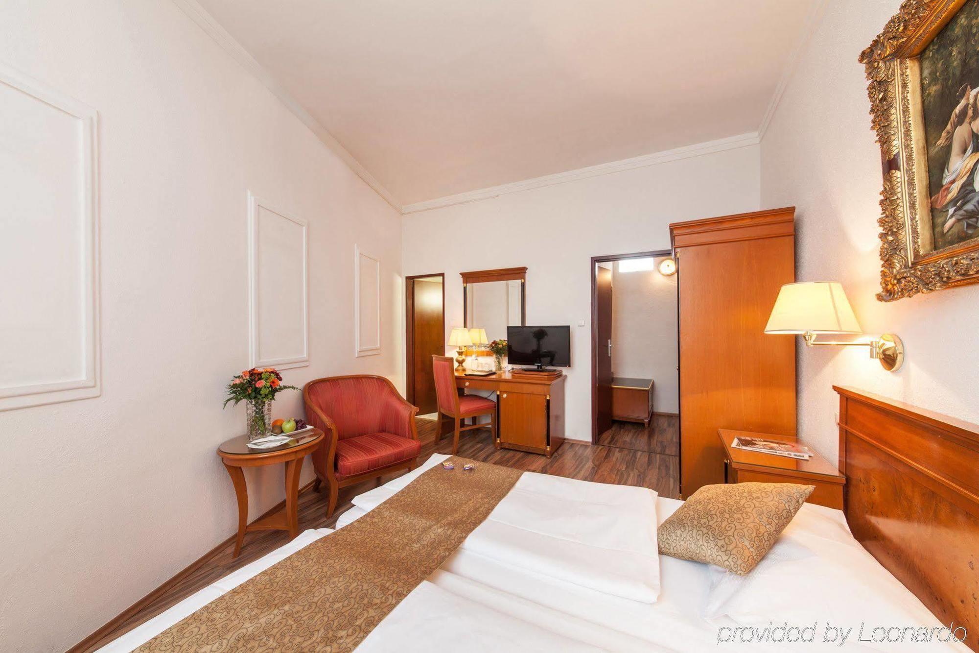 Novum Hotel Cristall Wien Messe Экстерьер фото