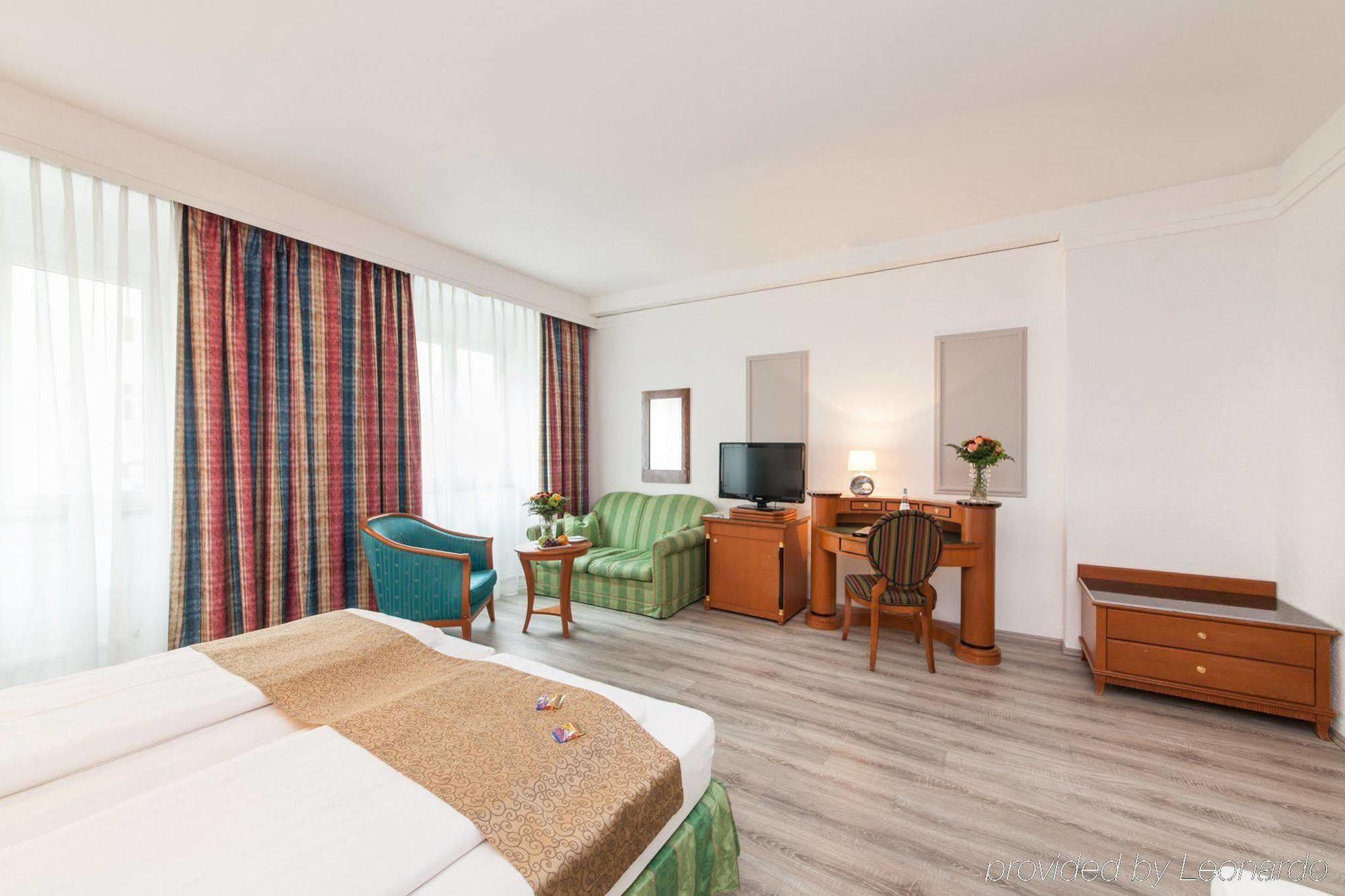 Novum Hotel Cristall Wien Messe Экстерьер фото