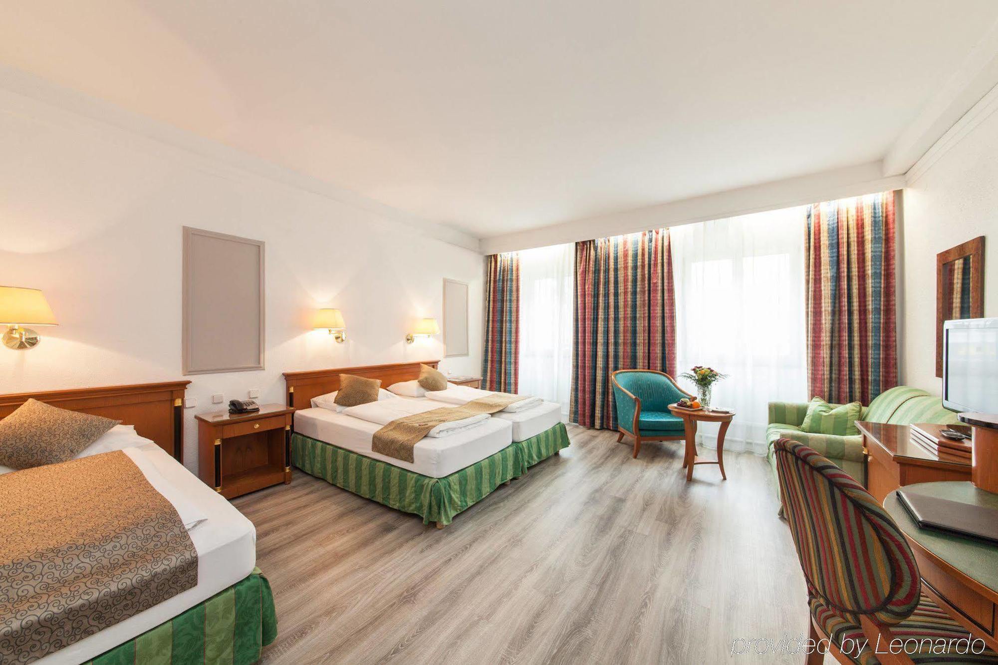 Novum Hotel Cristall Wien Messe Экстерьер фото