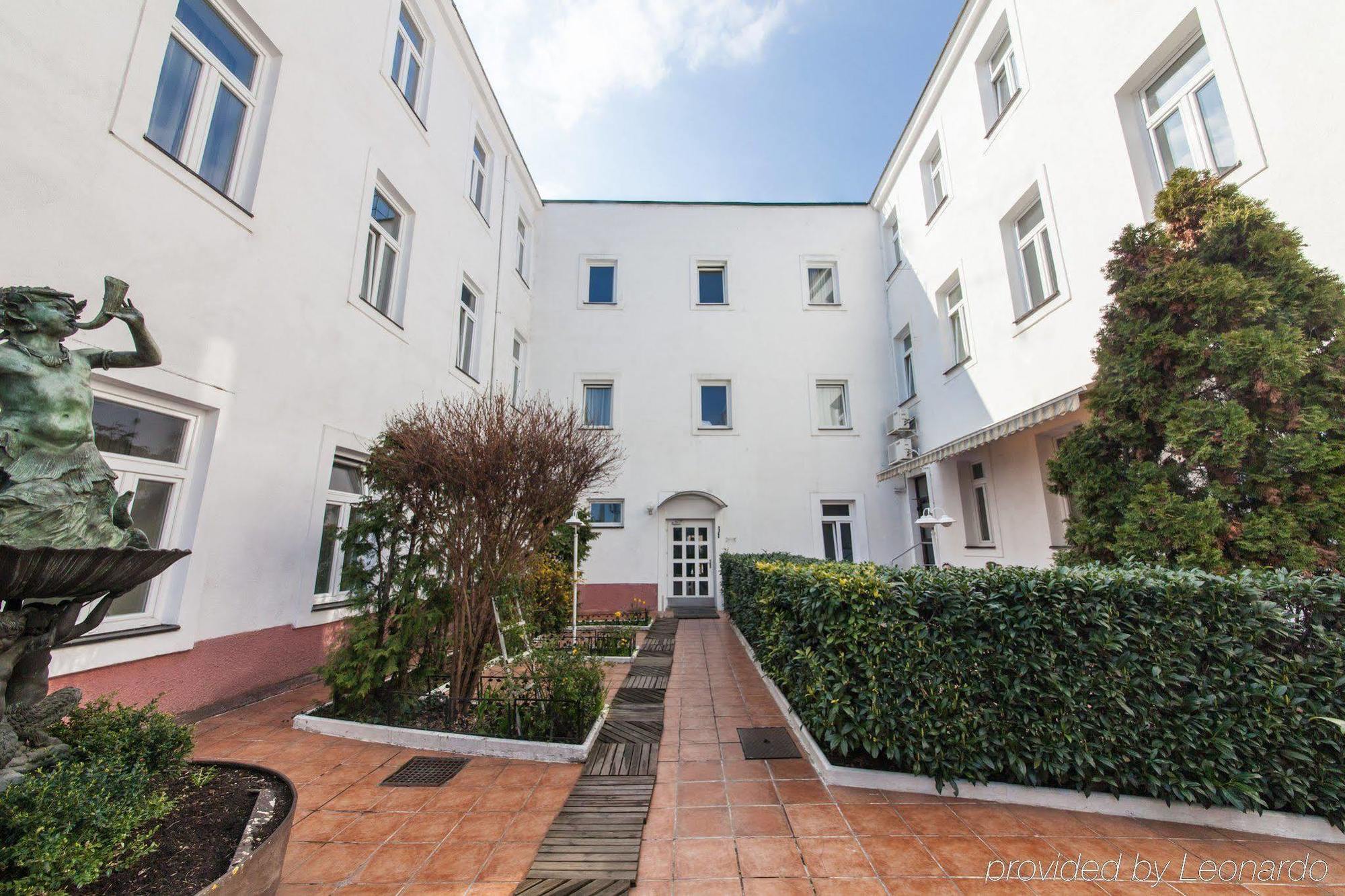 Novum Hotel Cristall Wien Messe Экстерьер фото
