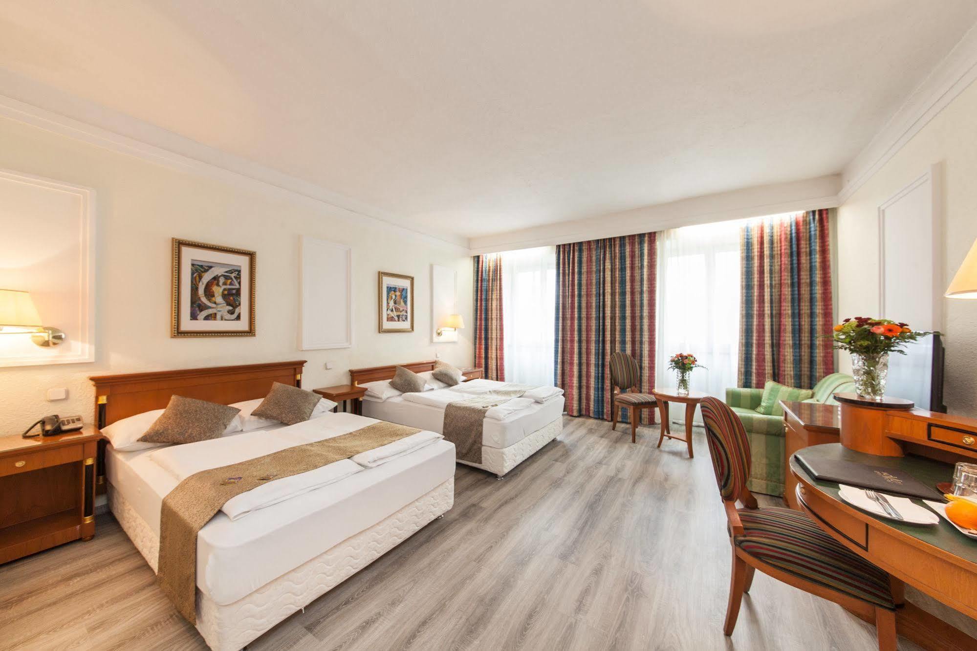 Novum Hotel Cristall Wien Messe Экстерьер фото